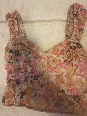 Jopna brand Floral mid rise tank top in Pink, Cream & Brown Tones. Size: S